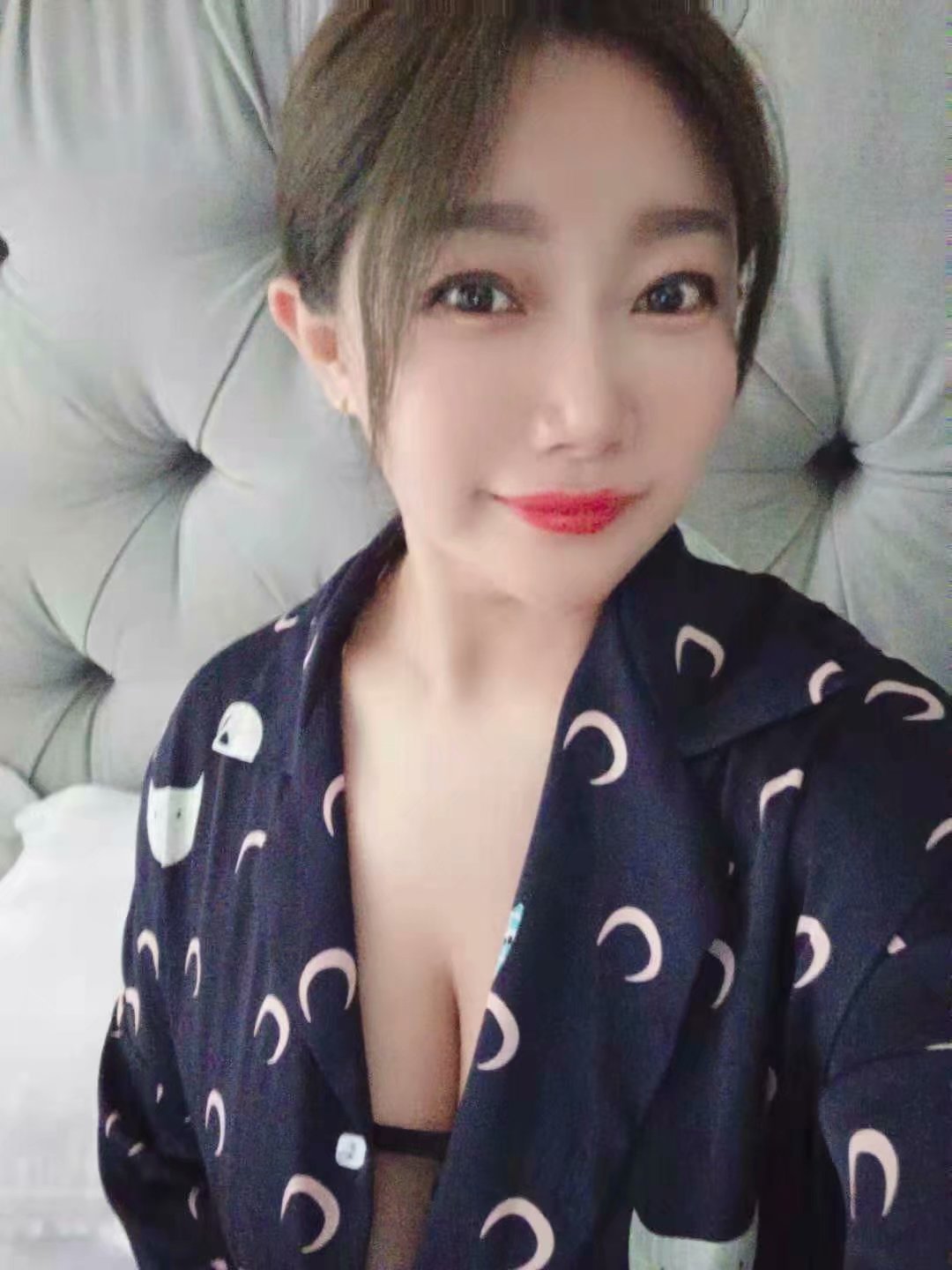 大奶F杯，保证给你搞服